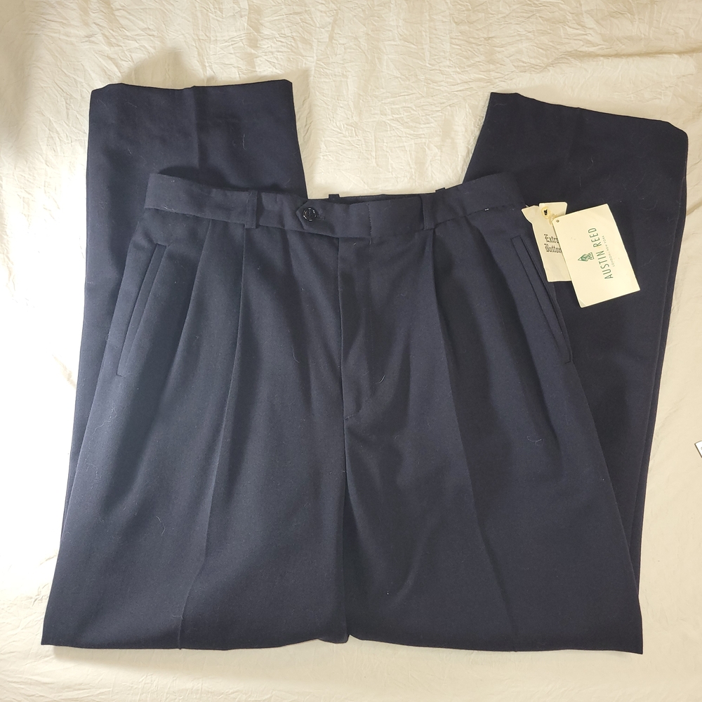 Nwt Women's Austin Reed Navy Pleated Trousers Sz 14